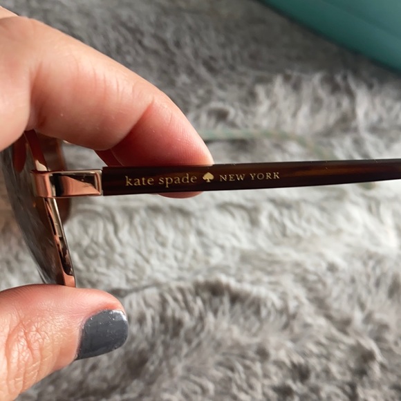 Kate spade mirrored aviator sunglasses 😎 - Picture 4 of 13